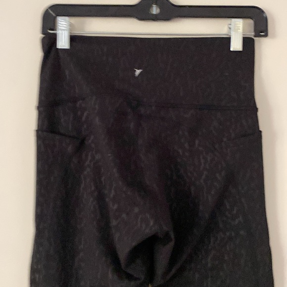 Old Navy Active Black Pattern Elevate Leggings Stretch - Picture 9 of 12